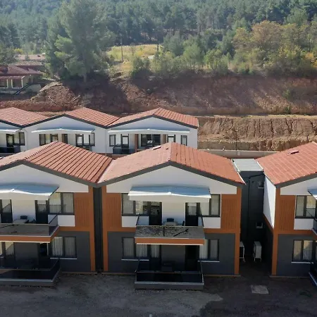 Dogal Termal מלון Gediz